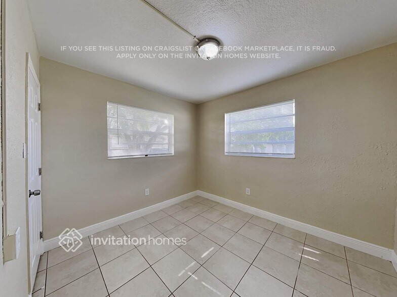 Building Photo - 11750 SW 171st Terrace