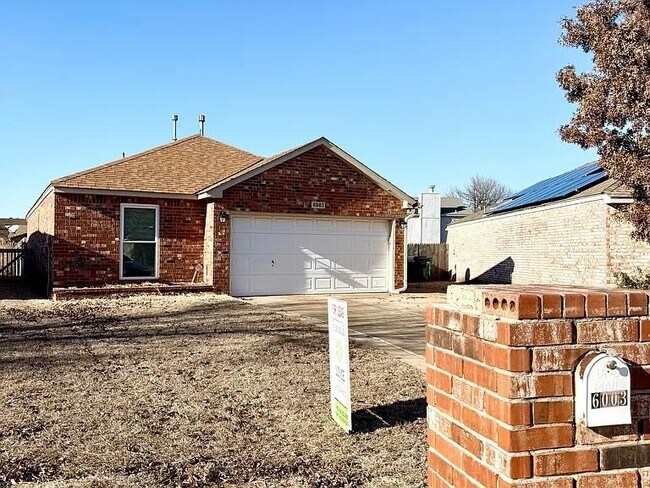 Building Photo - 6003 Fox Run Way