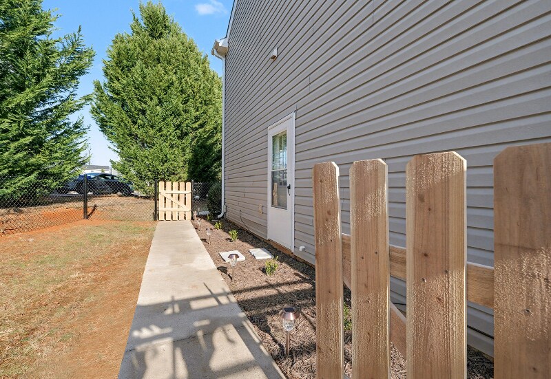 Building Photo - 6 Hillrise Ct