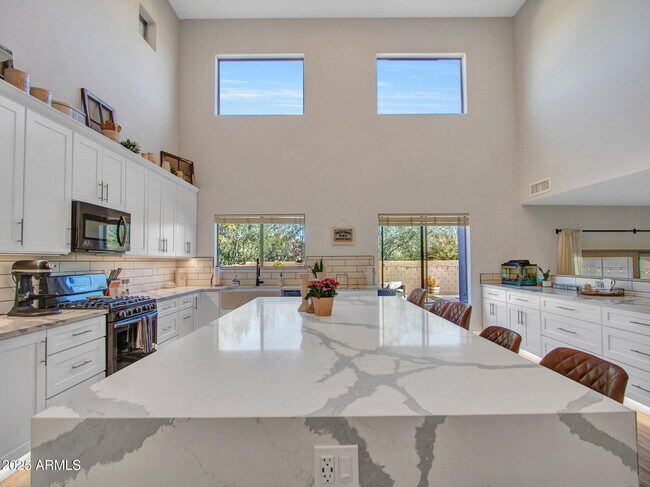 Building Photo - 4326 W Kenai Dr