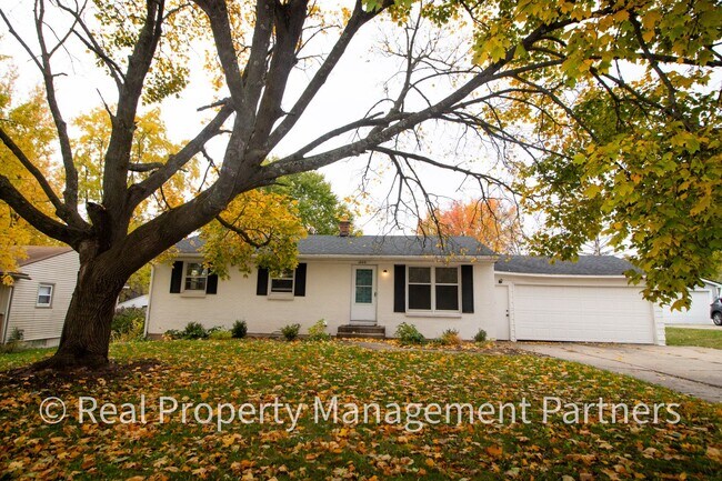 Primary Photo - Fully Renovated 4 Bed, 2 Bath Home Near Br...