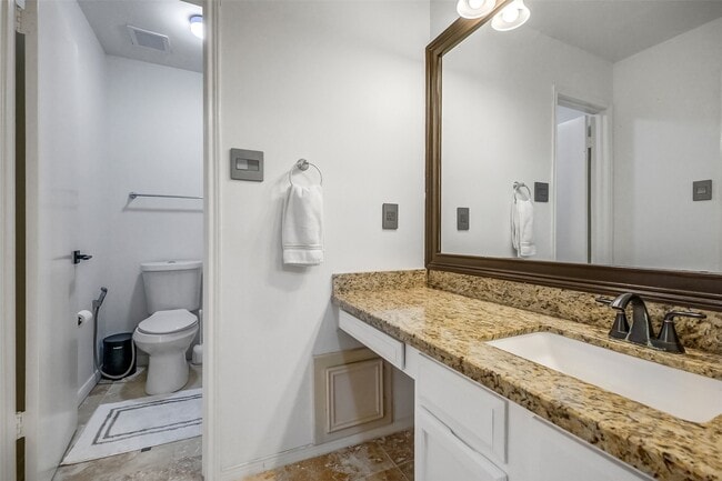 Building Photo - 1112 Bering Dr