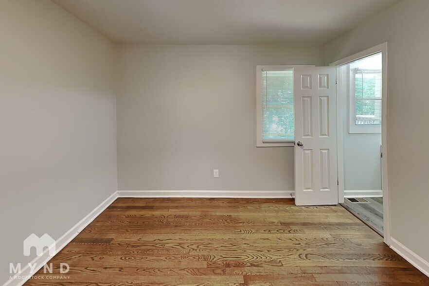 Building Photo - 6143 Castle Ct