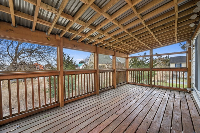 Building Photo - 93 Wyatt St