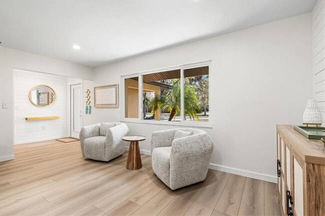 Building Photo - 2641 Hyde Park St