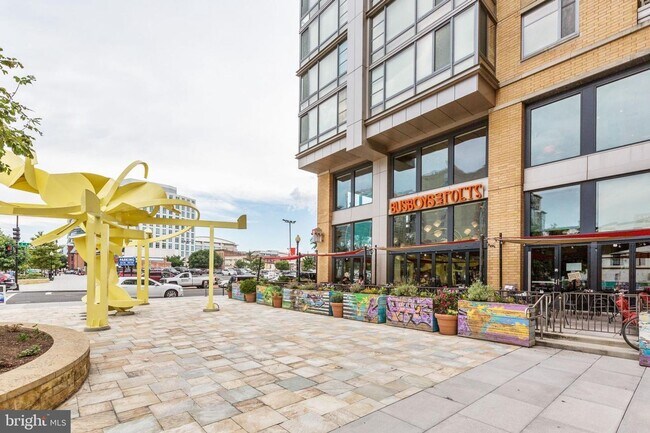 Building Photo - For Lease: A Luxury Penthouse Condominium ...