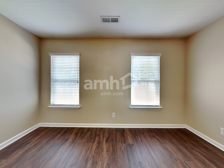 Building Photo - 801 Winterside Ln