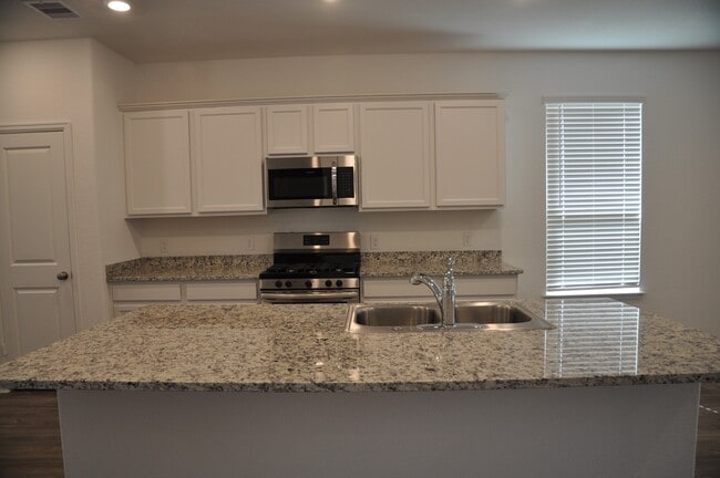 Building Photo - 32327 Melbrooke Dr