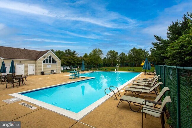 Building Photo - 21707 Leatherleaf Cir