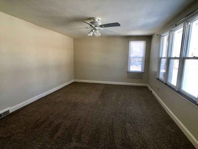 Building Photo - CHARMING 2 Bedroom Townhome Available!