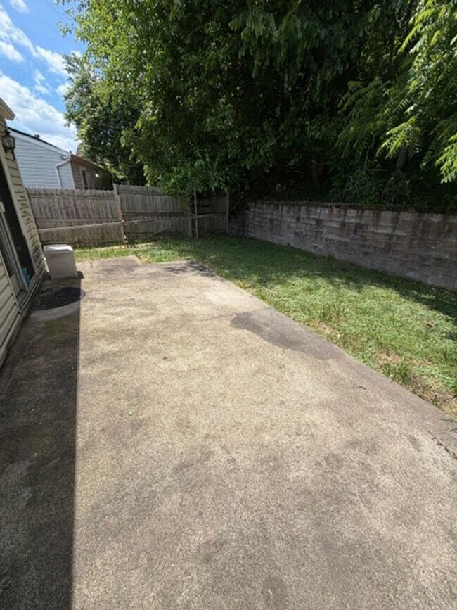 Building Photo - 3 Bedroom/1.5 Bath Home for RENT in 15235