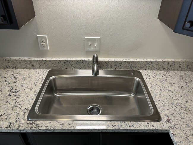 Building Photo - 4513 Tabony St