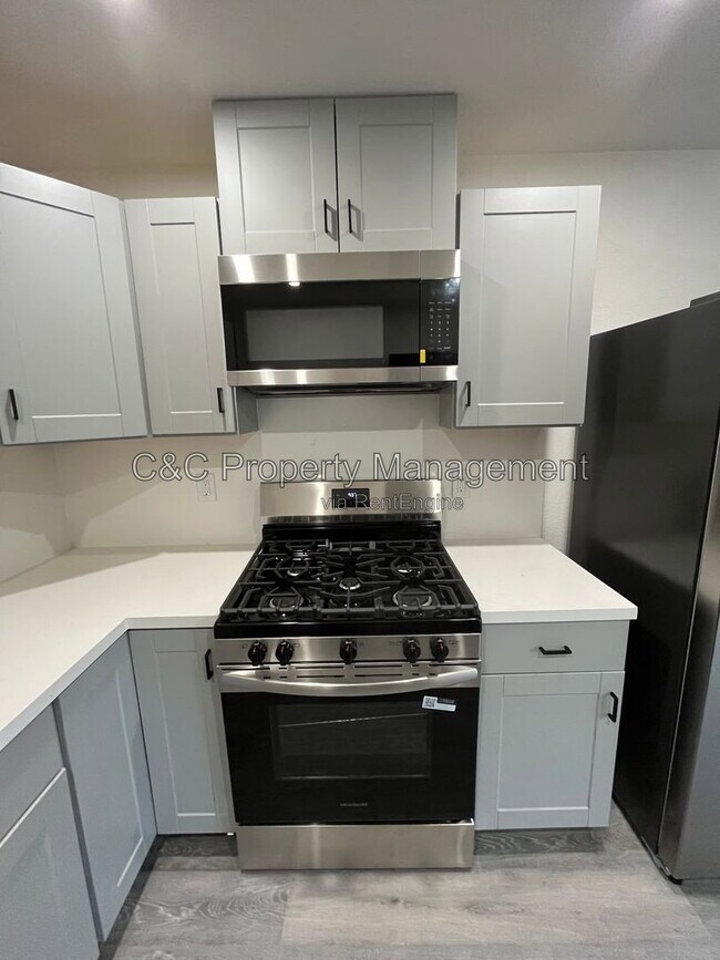 Building Photo - 6628 Helen Ct