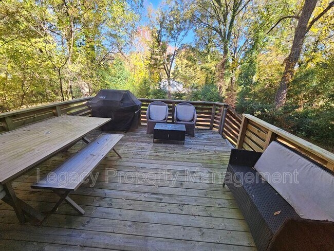 Building Photo - 1211 Gilbert St