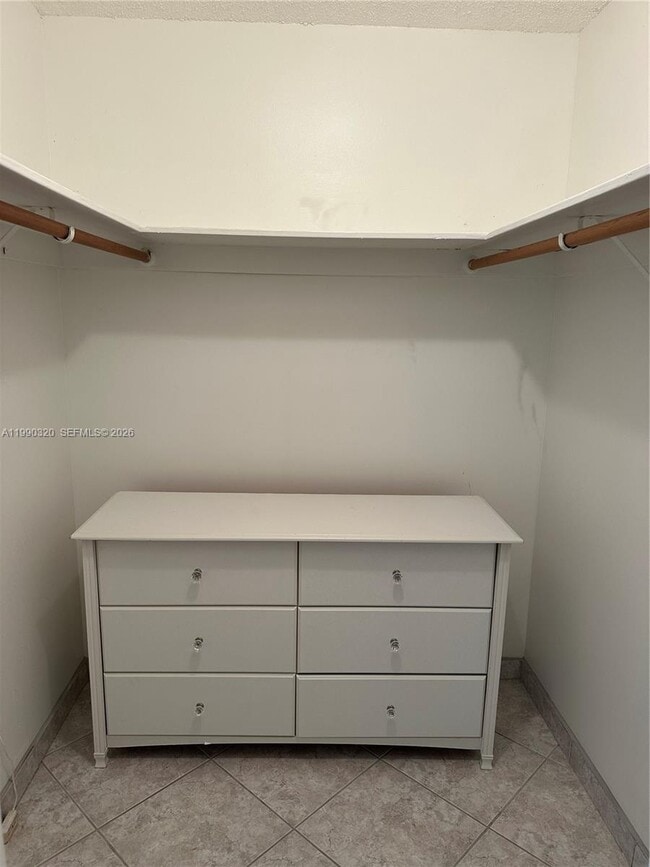 Building Photo - 6039 Collins Ave