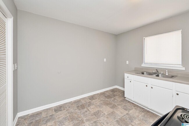 Building Photo - 212 Woodward Dr