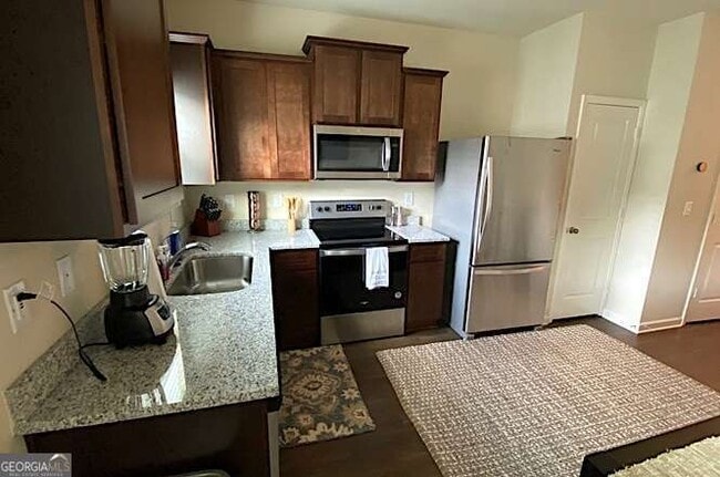 Building Photo - 513 Highwood Ln