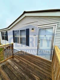 Building Photo - Three bedroom, single level home in Old Fo...