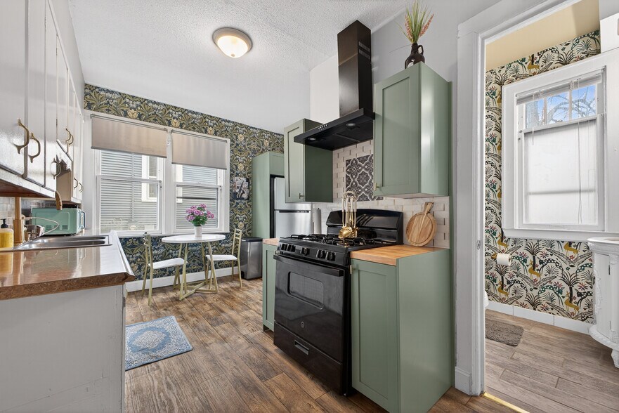 Building Photo - 256 Union Ave SE