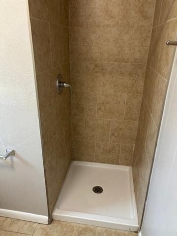 Building Photo - 501 Center St