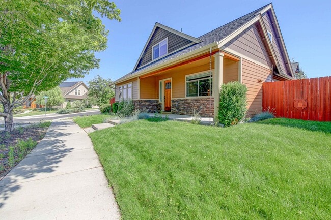 Building Photo - 3 bed/2.5 w/garage in Desirable Barton Cro...