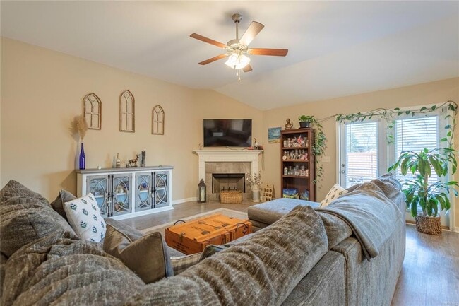 Building Photo - 820 Sunset Ct