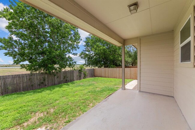 Building Photo - 410 Brazoria Trail
