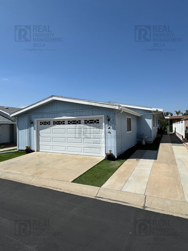 Primary Photo - 55+ COMMUNITY- Charming 2-Bed, 2-Bath Home...