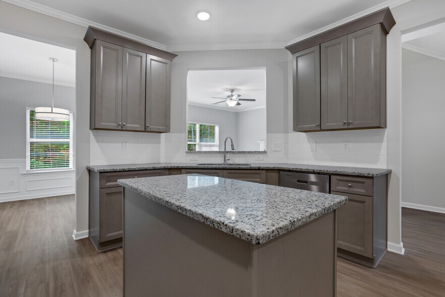 Building Photo - 236 Eva Way NE