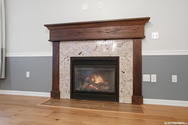 Building Photo - 13259 Rosser Dr