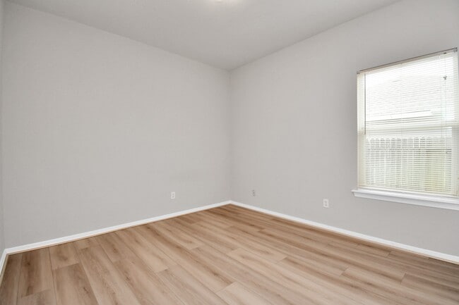 Building Photo - 24118 Wild Horses Ln