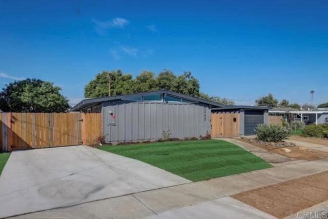 Building Photo - 6265 Lake Alamor Ave