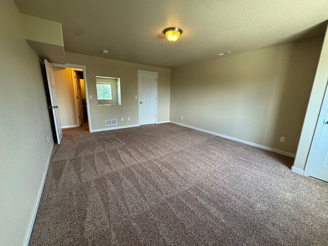 Building Photo - 7623 Dutch Loop