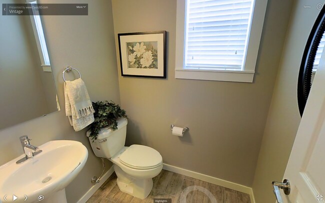 Building Photo - 4742 SW Volcano Ave