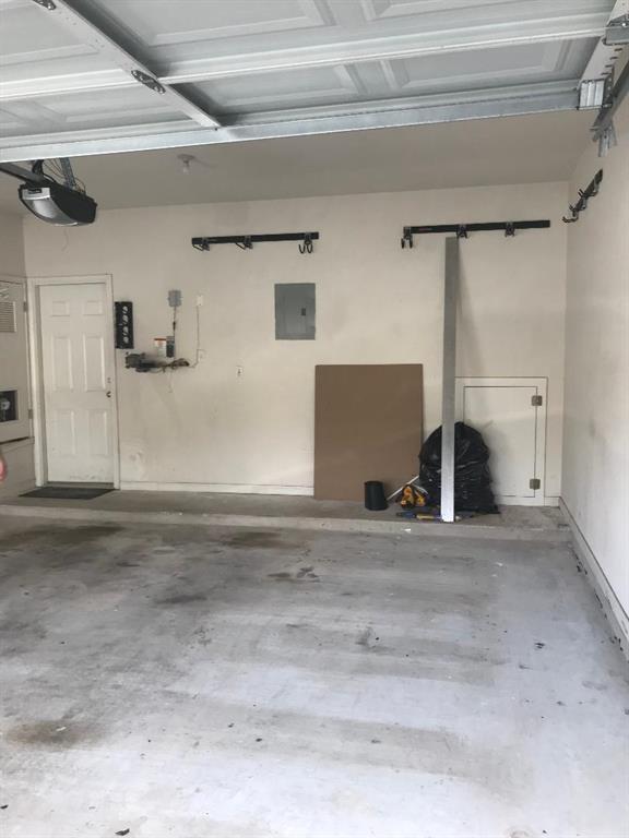 Building Photo - 2100 Pipers Field Dr