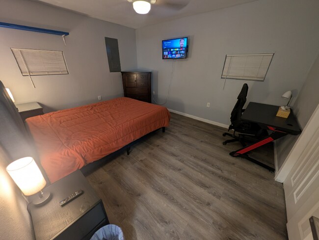 Building Photo - 1303 Colby Ave