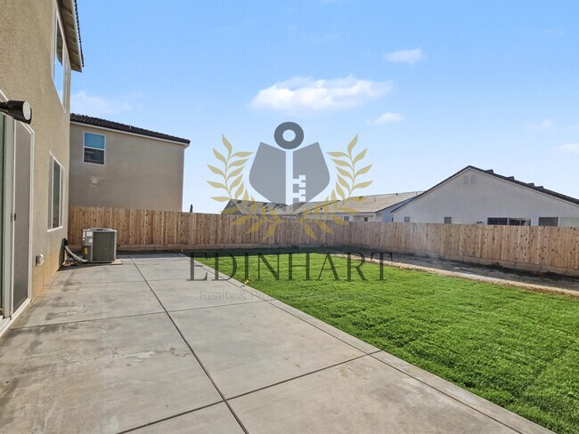 Building Photo - 1820 Klamath Rd S