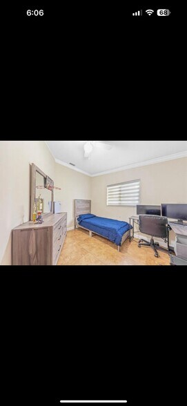 Building Photo - 16906 SW 110th Ct