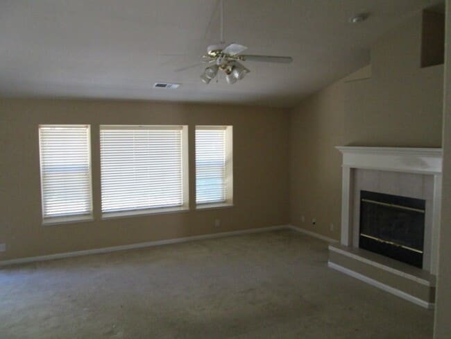 Building Photo - 240 Windrose Ct