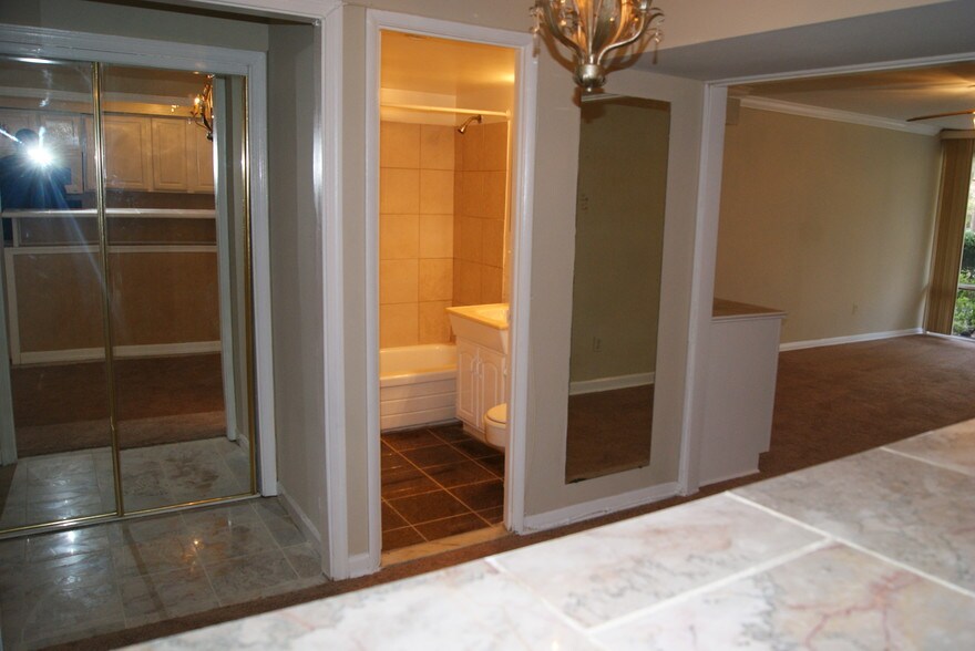 Building Photo - 7514 Spring Lake Dr