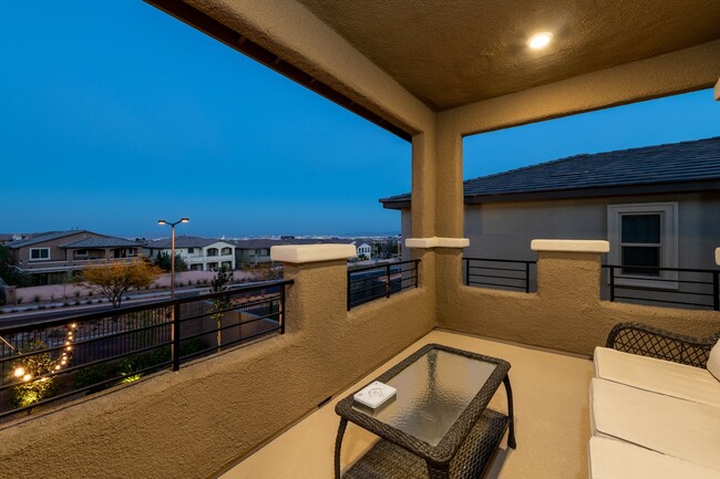 Building Photo - Furnished 3 bedroom house In Summerlin Gat...