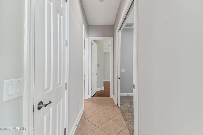Building Photo - 263 Stonewell Dr