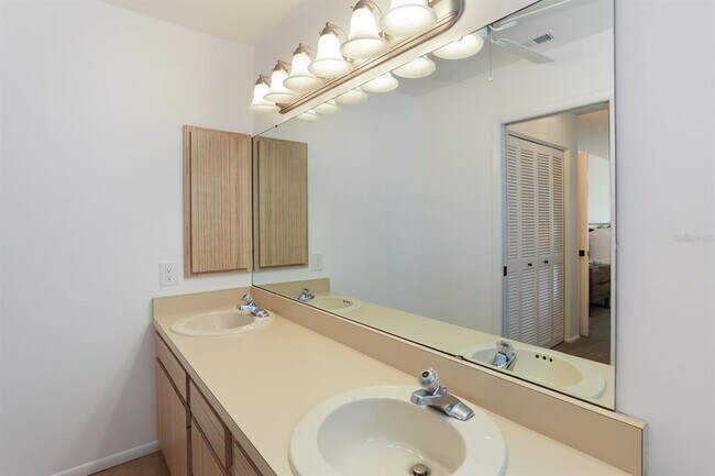 Building Photo - 5424 America Dr