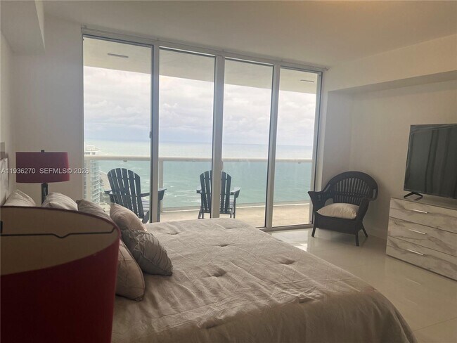 Building Photo - 1830 S Ocean Dr