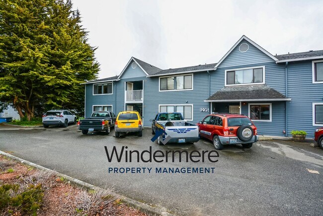 Building Photo - 1235 SE 4th Ave