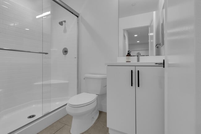 Building Photo - 2907 W Exposition Pl