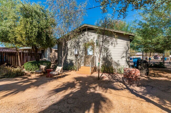 Building Photo - Charming Home in Garfield District – Renovated w/ Hardwood Floors, Granite Counters, In-Unit W/D ...