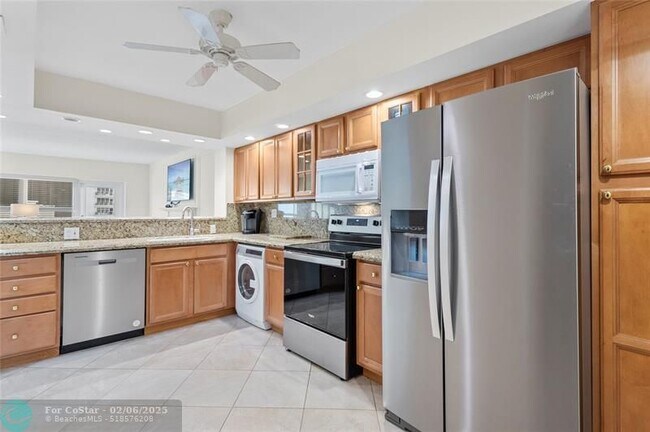 Building Photo - 3850 Galt Ocean Dr