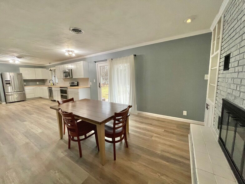 Building Photo - 612 N 35th St