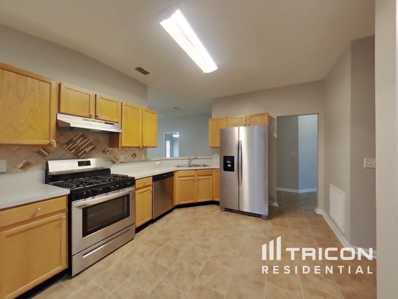 Building Photo - 3424 International Village Dr W